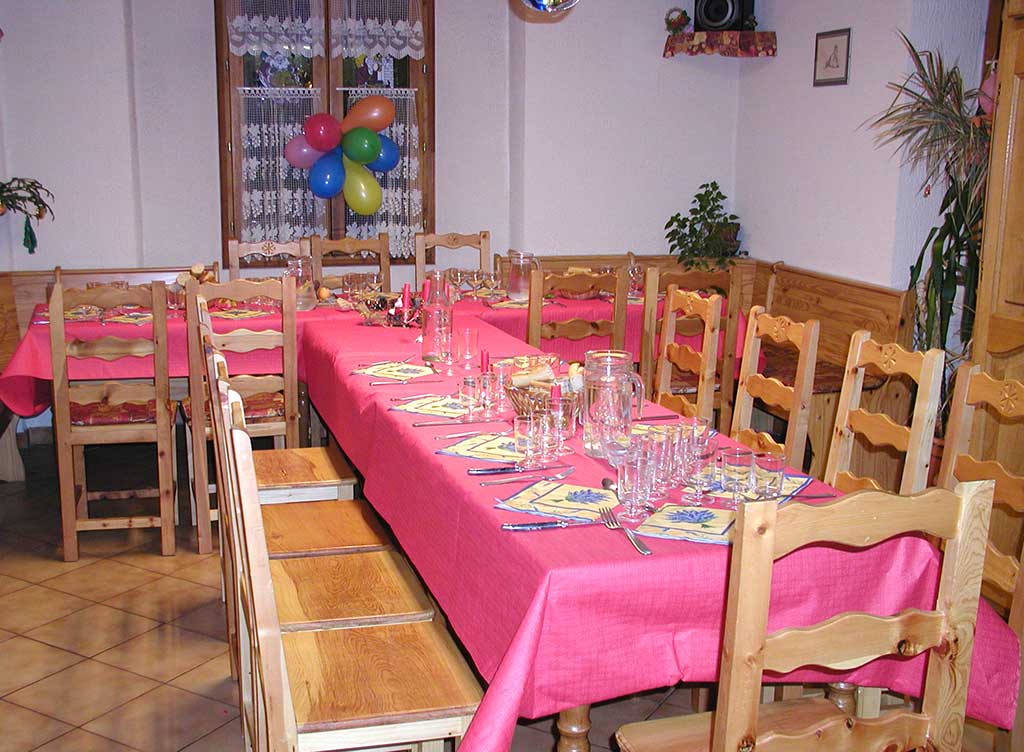 salle à manger du chalet à Briançon 1